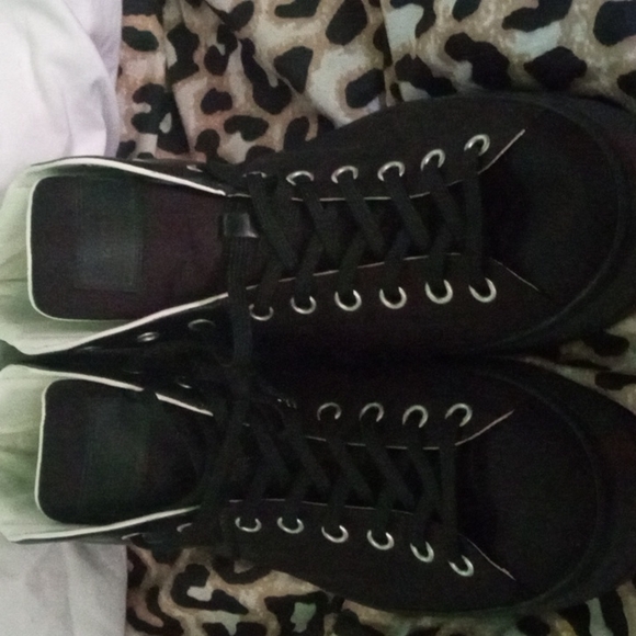 Louis Vuitton Hightops - Picture 4 of 4